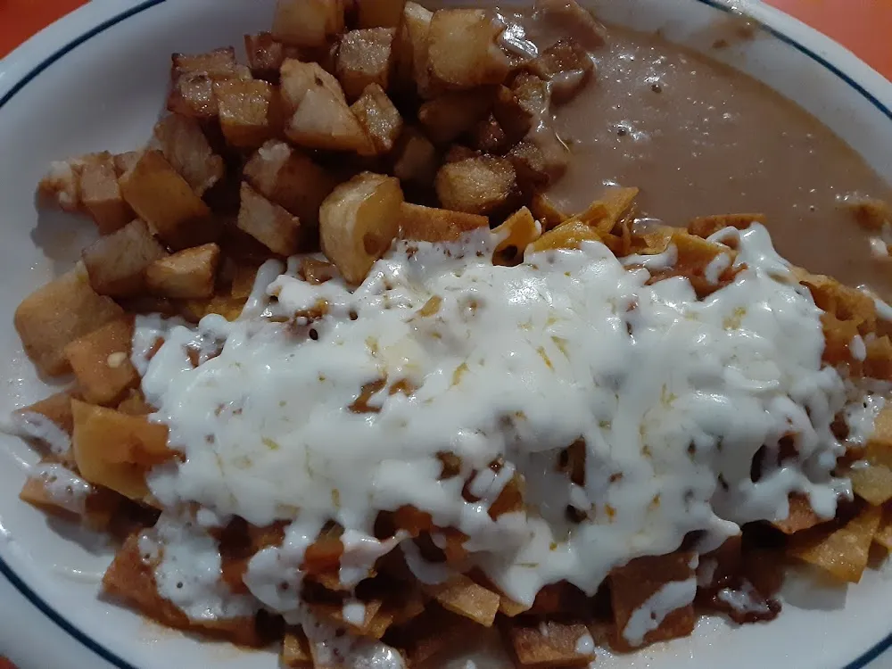 Chilaquiles Y Chorizo